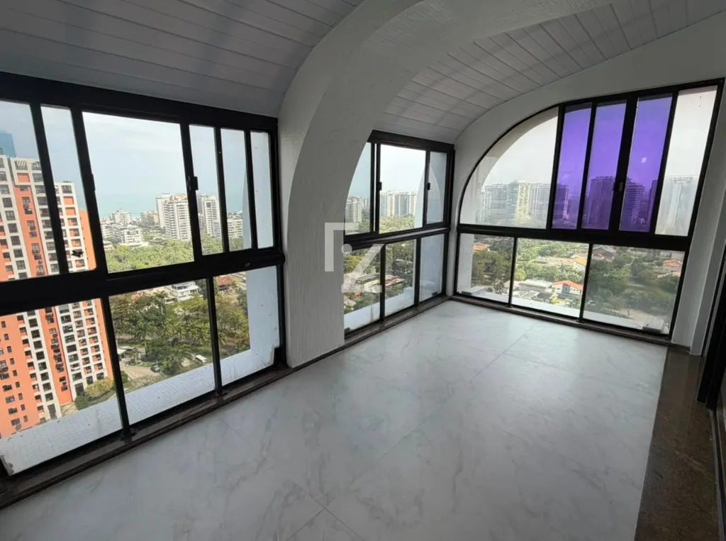 Duplex apartment on the 20th floor with city and water views — photo 7