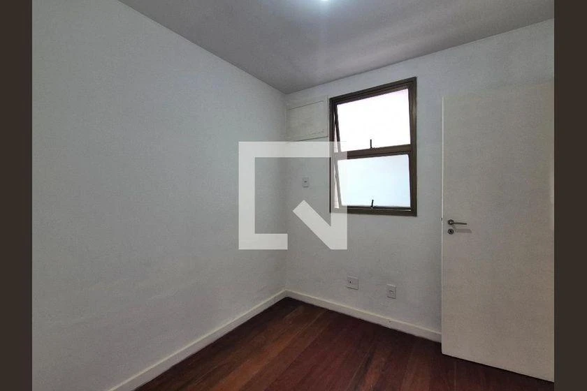 3-bedroom apartment in a building with a pool — photo 14