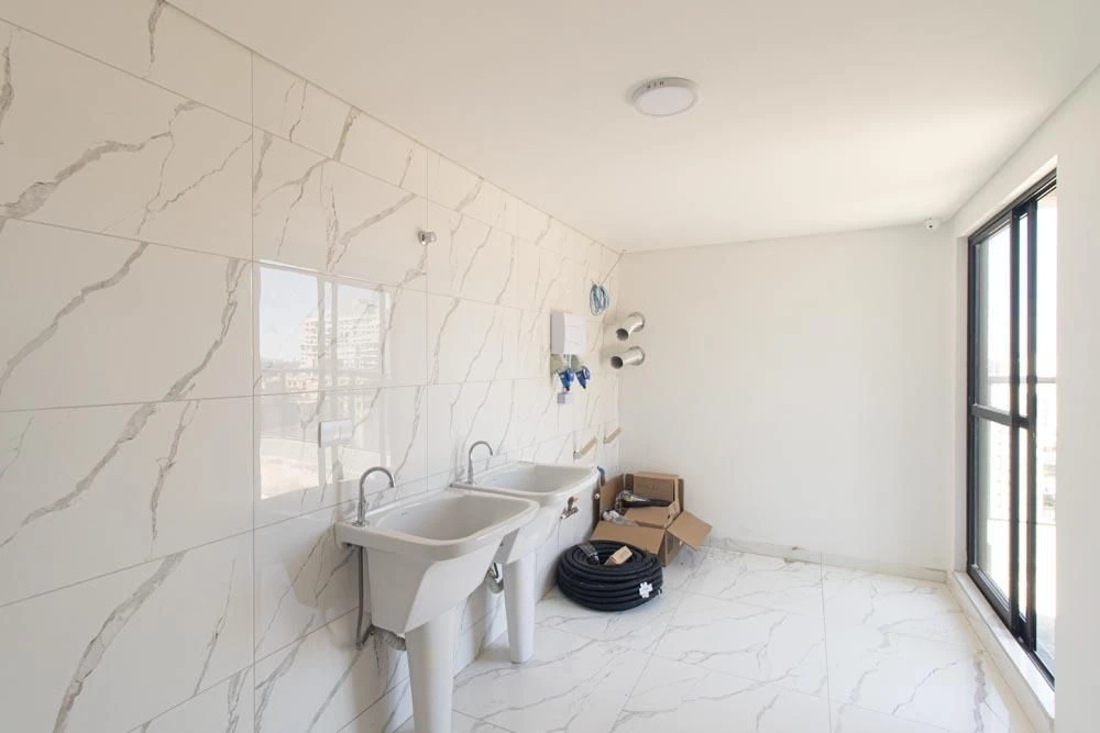 Floor-to-ceiling windows in a one-bedroom apartment, 36 m² — photo 23