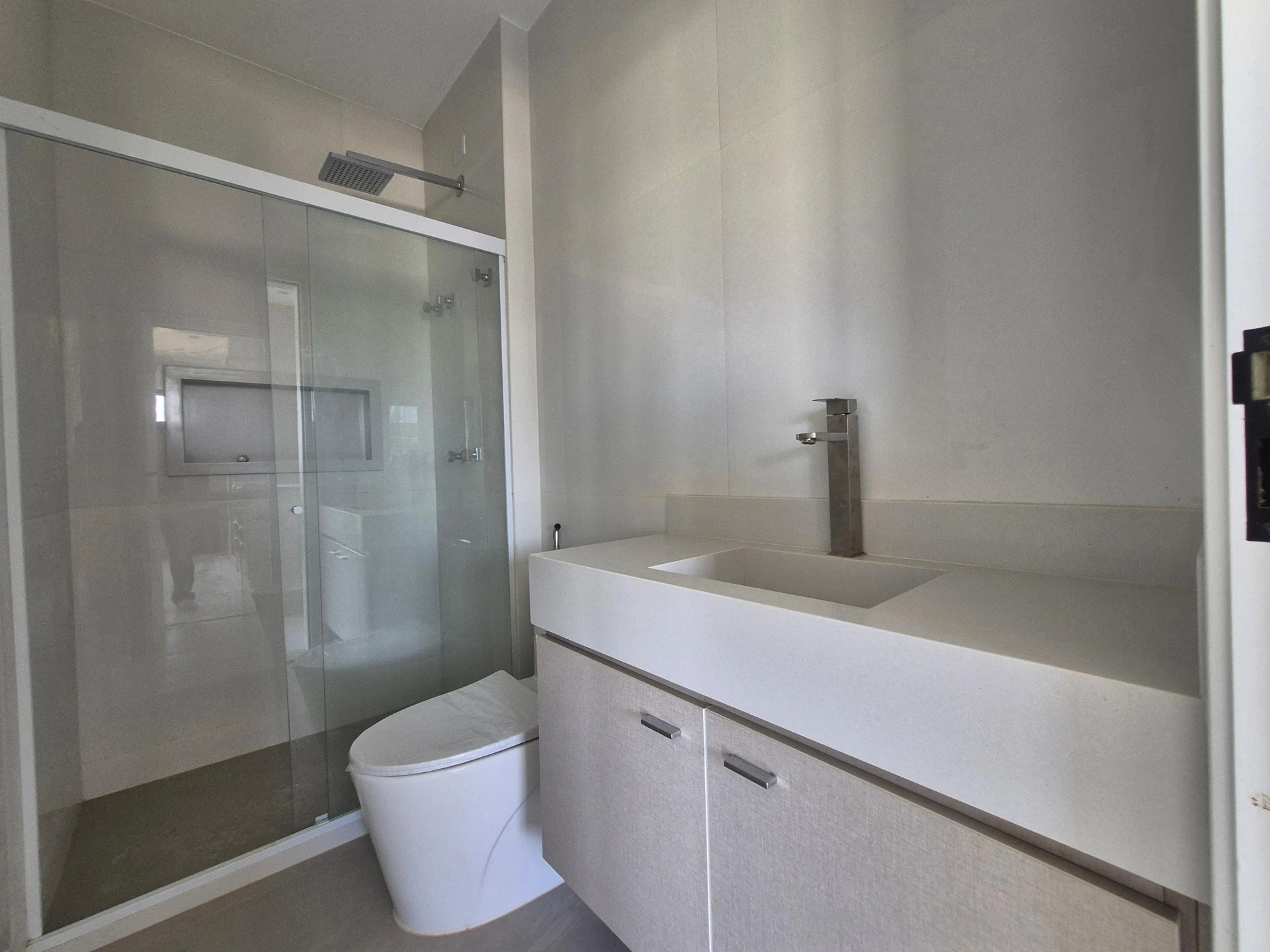 Ventanales de piso a techo y 5 dormitorios: casa de 403 m² — photo 48