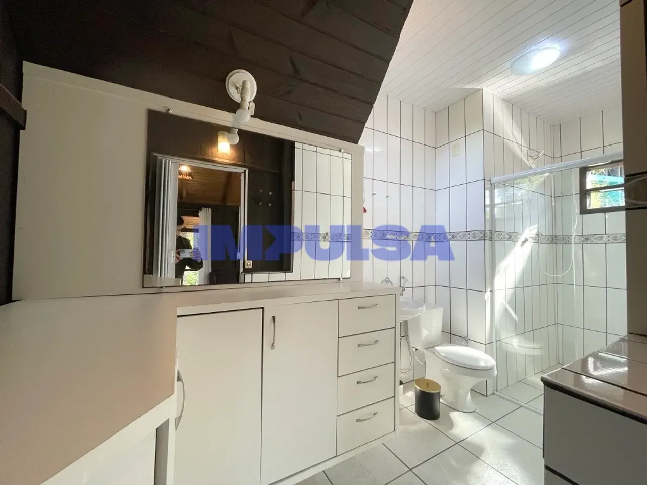 3-bedroom house with a fireplace in Florianópolis — photo 28