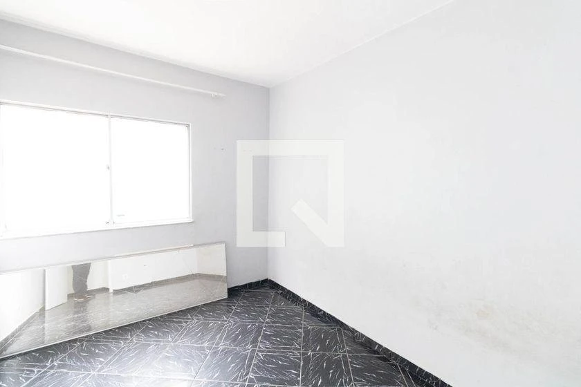 2-bedroom apartment in a building with a gym — photo 9