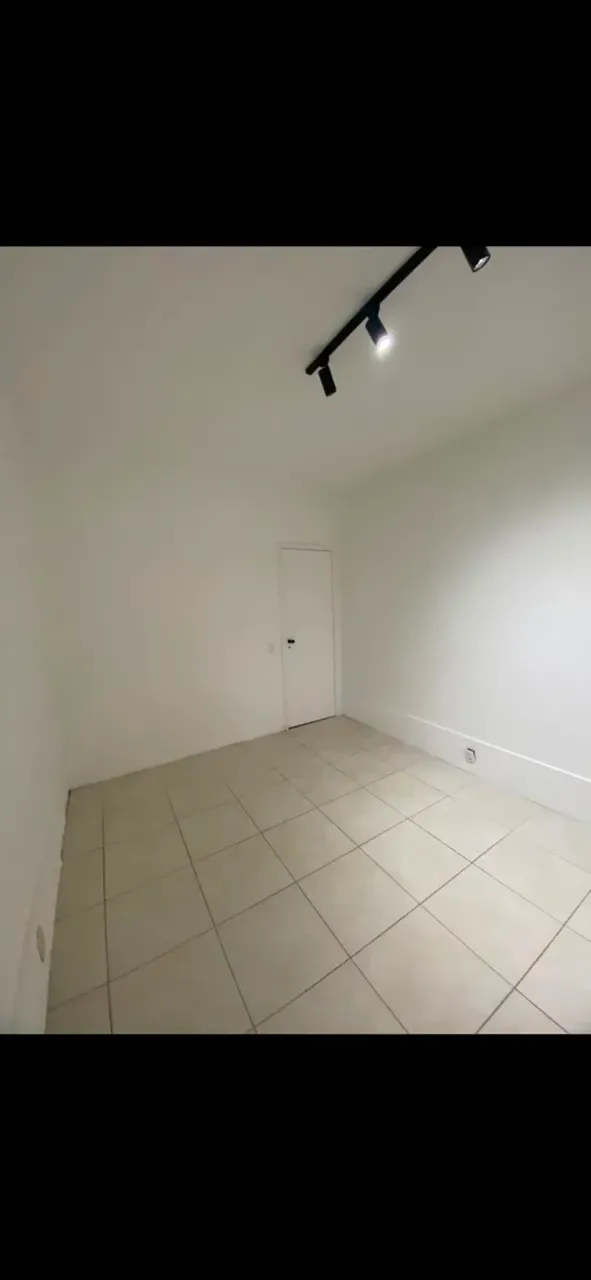 Unfurnished apartment with 2 bedrooms and 3 bathrooms — photo 9
