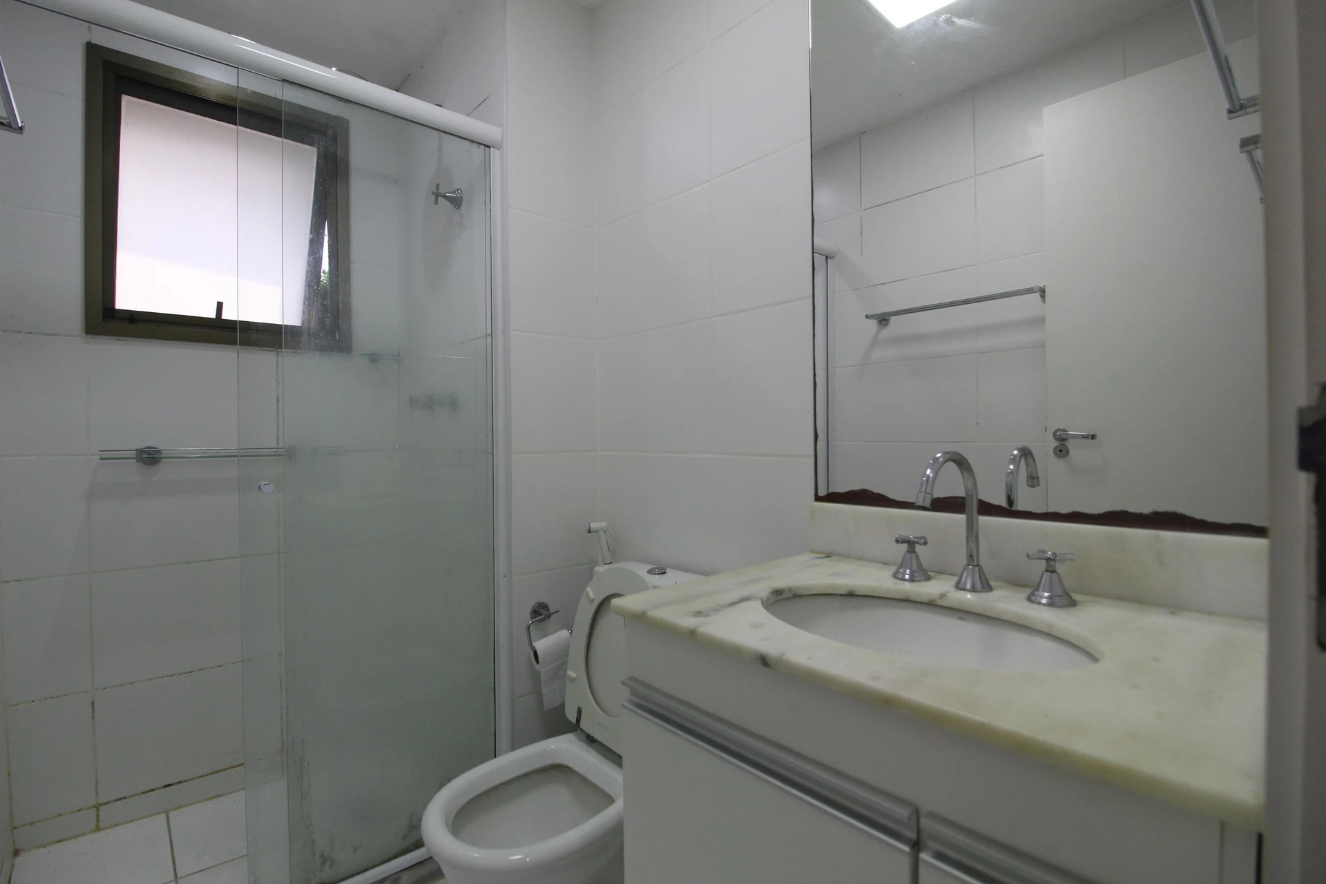Walk-in closet in a 3-bedroom apartment, 120 m² — photo 24
