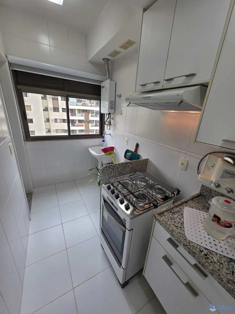 2-bedroom apartment with an enclosed glass balcony — photo 14