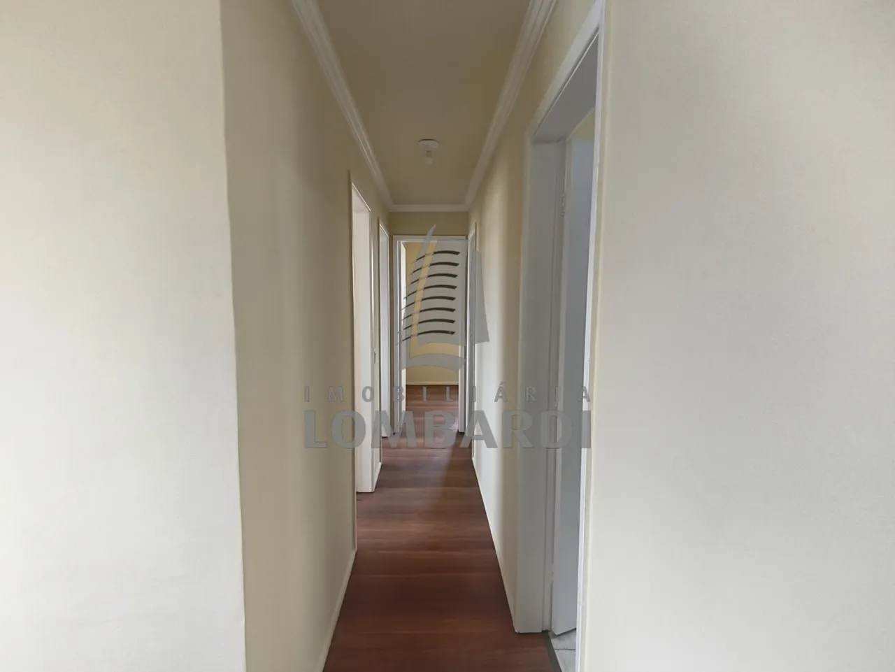 Unfurnished 3-bedroom apartment with 57 m² and a separate kitchen — photo 4