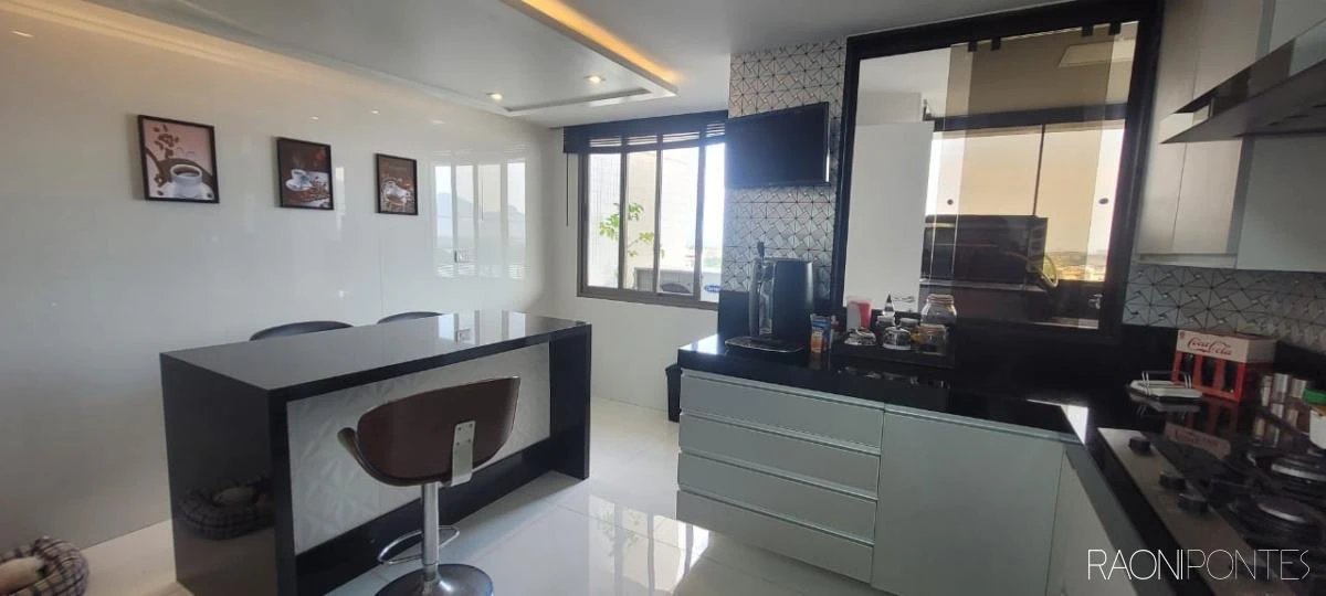 3-bedroom apartment with a water view in Rio de Janeiro — photo 20
