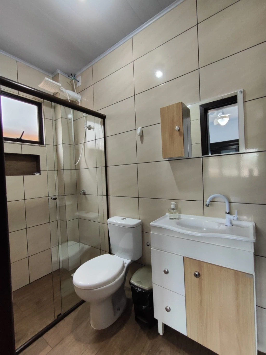Wood or laminate floors in a 3-bedroom house, 84 m² — photo 4