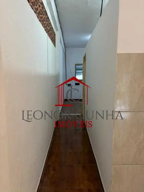 Casa, 40 m², com piso de madeira ou laminado — photo 8