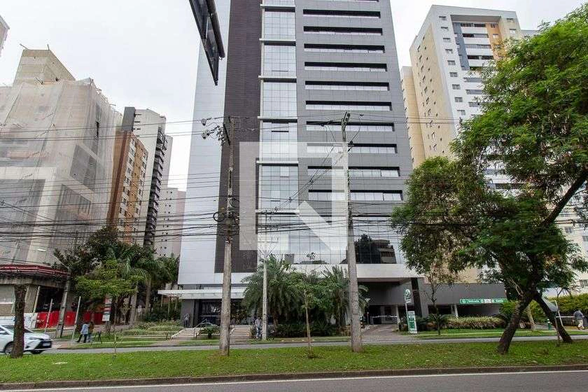 Studio de 1 quarto com box de vidro no banheiro — photo 20