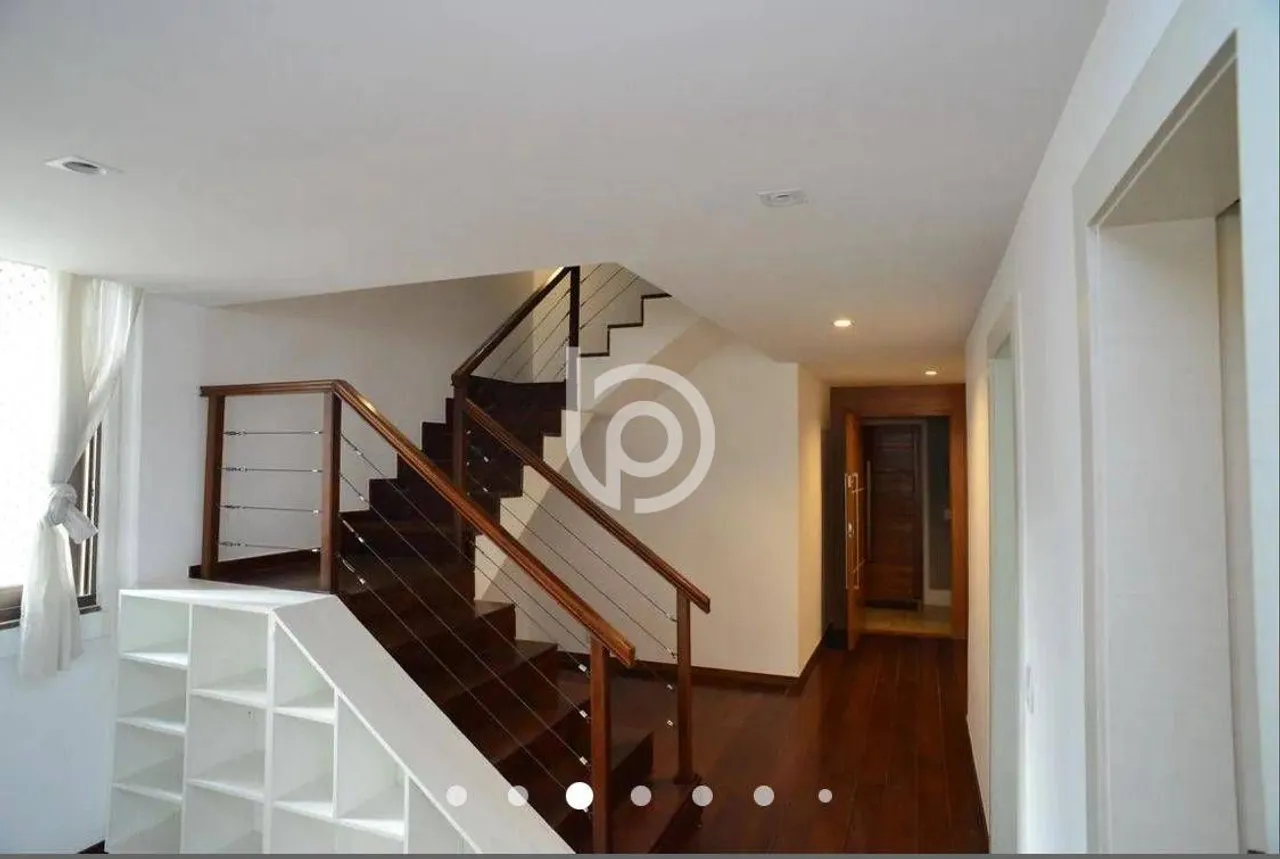4-bedroom apartment with a closed kitchen and gas stove — photo 12