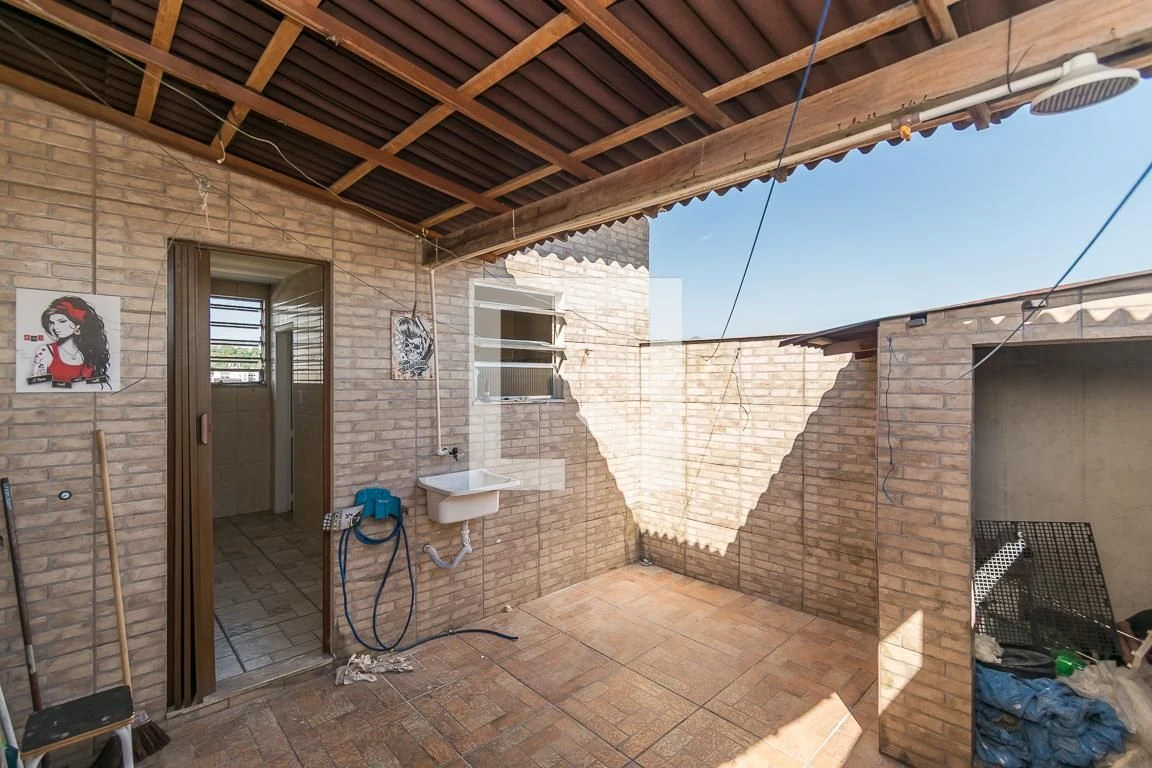 One-bedroom apartment with a washing machine — photo 7