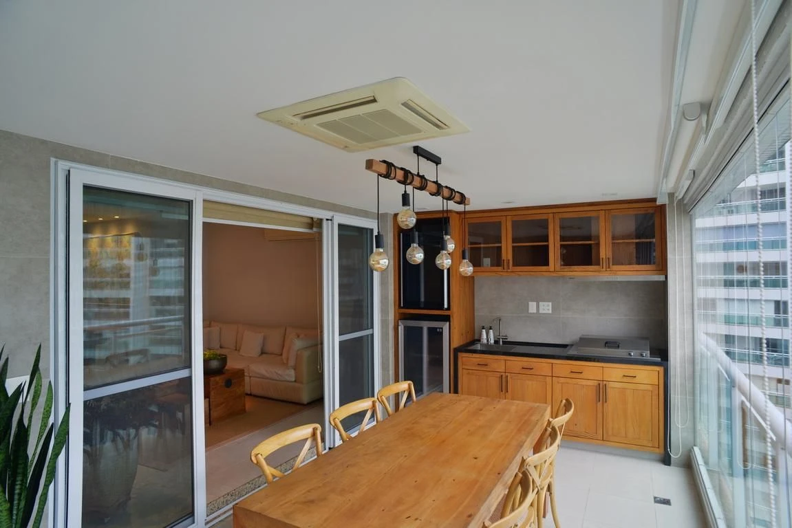 3-bedroom apartment with a glass-enclosed balcony