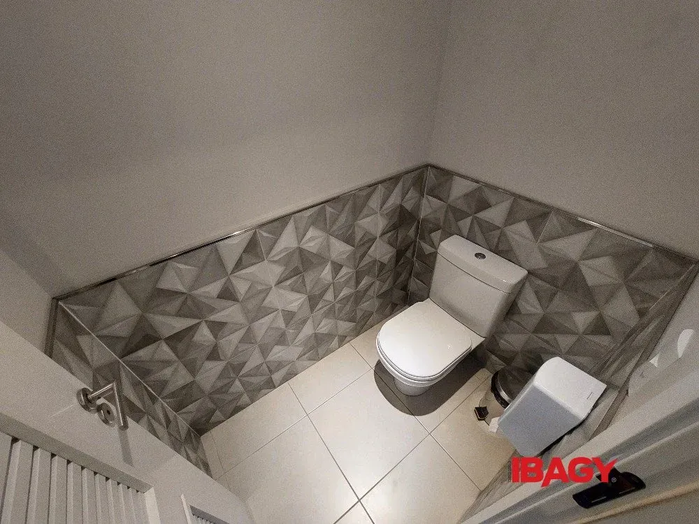 Меблированная 2-комнатная квартира с ванной и 2 местами — photo 18