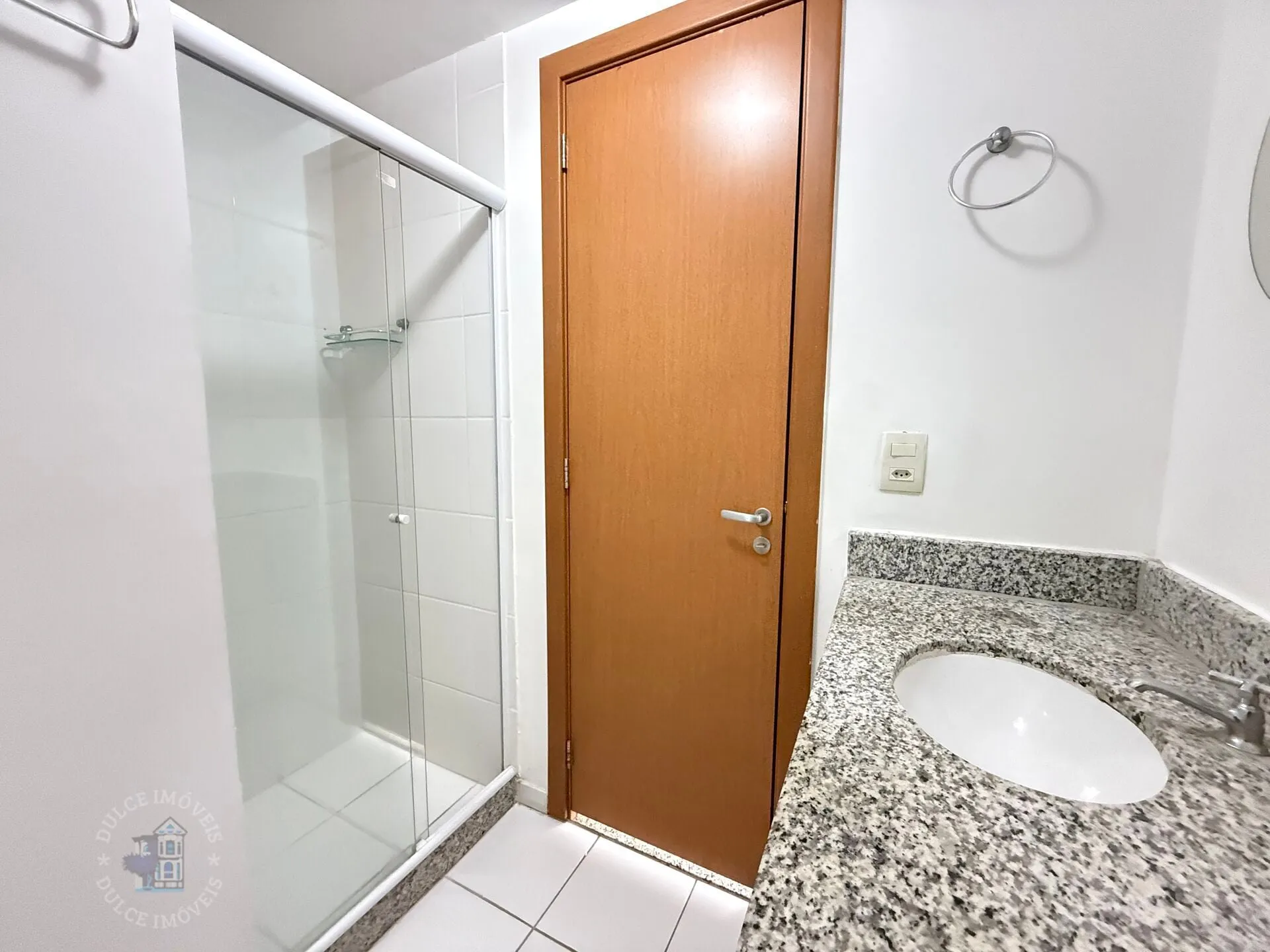 Квартира з 2 спальнями та 1 паркомісцем, 60 м² — photo 2