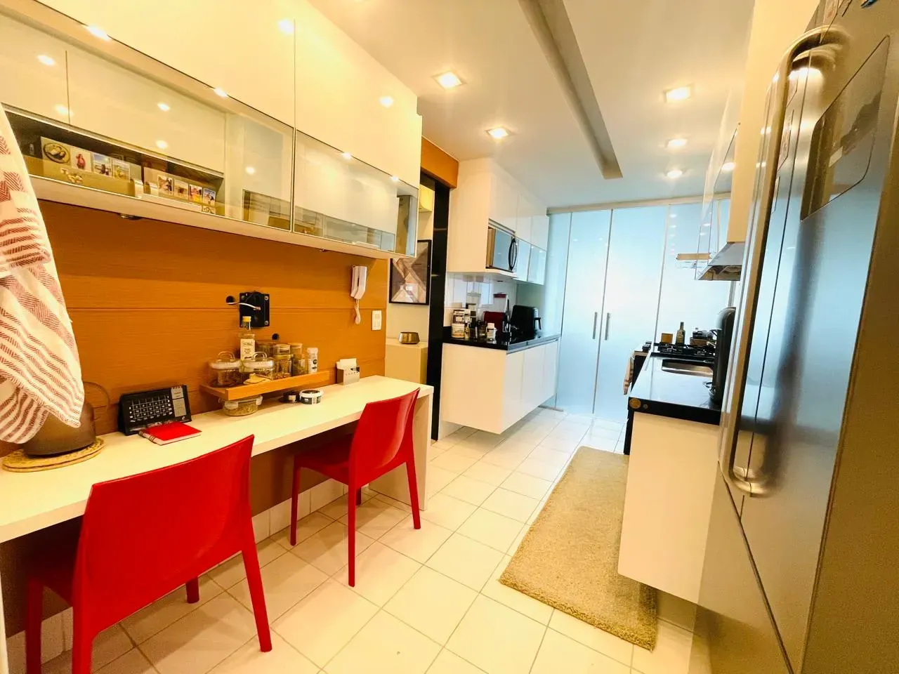 Furnished apartment with 3 bedrooms and 4 bathrooms — photo 7