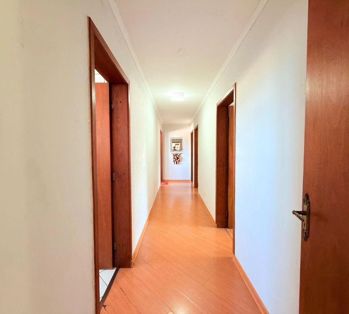 4-bedroom house with a bathtub in Curitiba — photo 12
