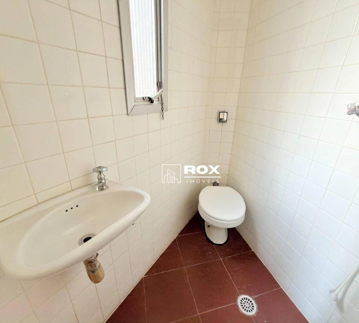 Furnished apartment, 170 m², with a glass-enclosed balcony — photo 12