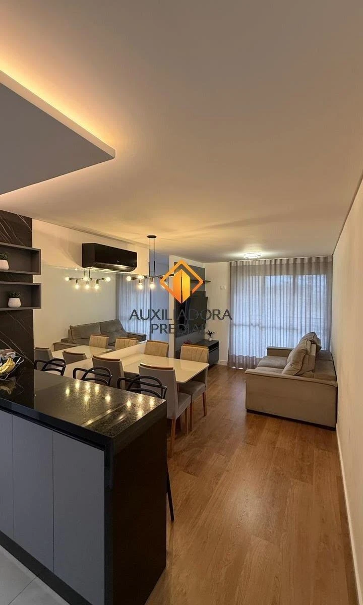 Furnished 100 m² apartment with a charcoal balcony grill
