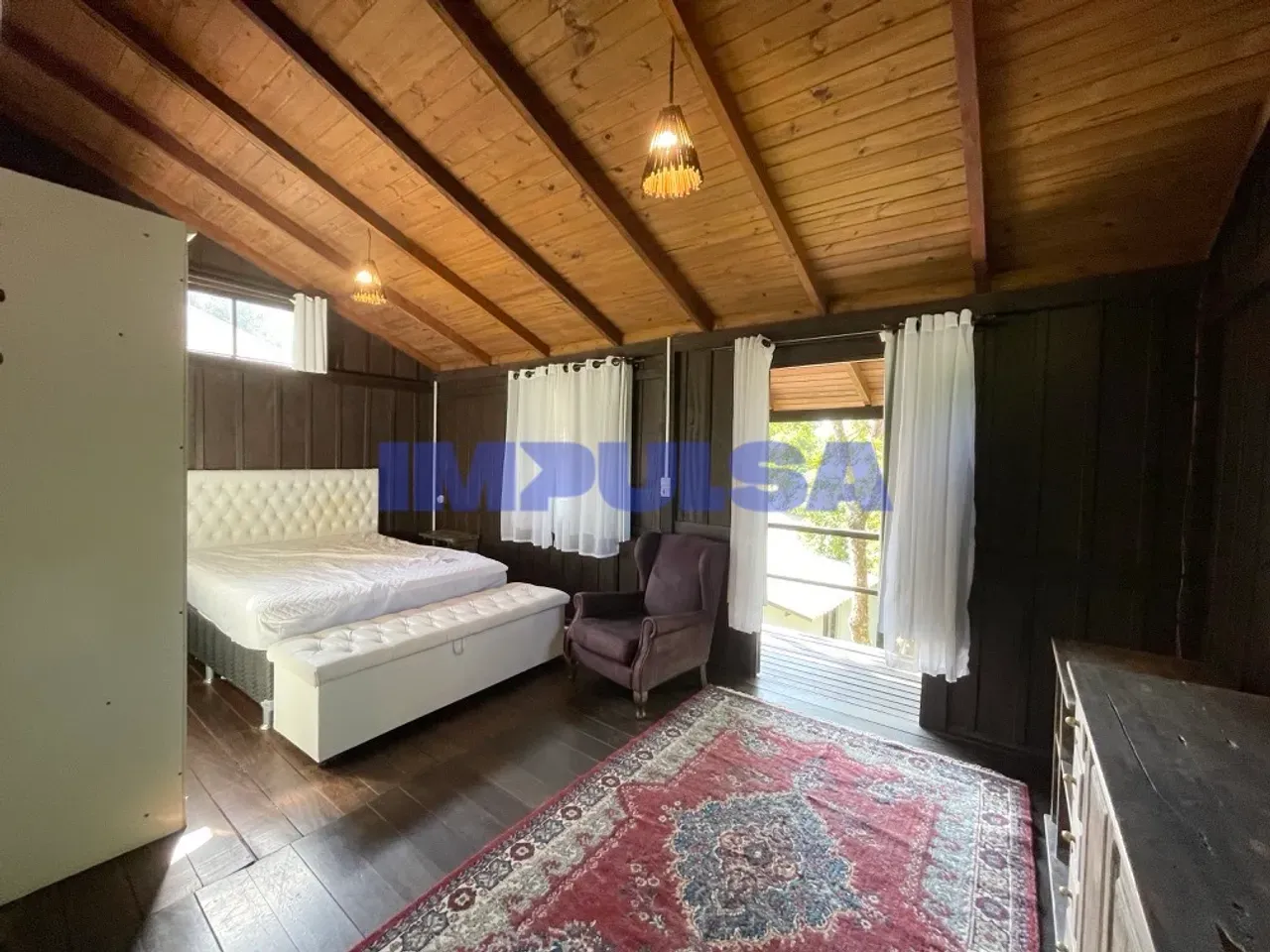 3-bedroom house with a fireplace in Florianópolis — photo 25