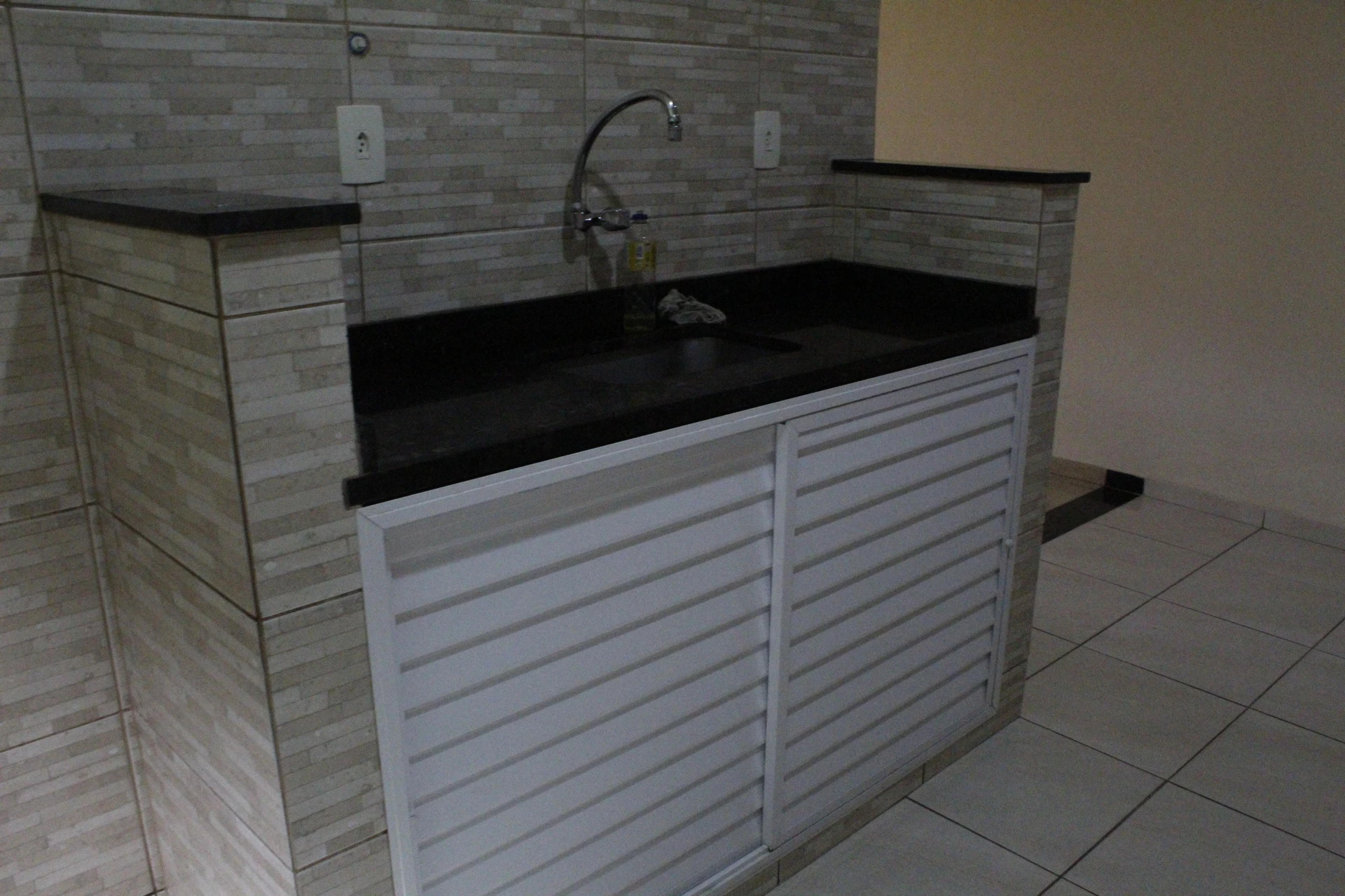 Casa sem mobília com 1 quarto e 2 banheiros e garagem — photo 13