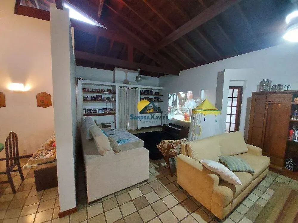 House with 4 bedrooms and 5 bathrooms for rent — photo 14