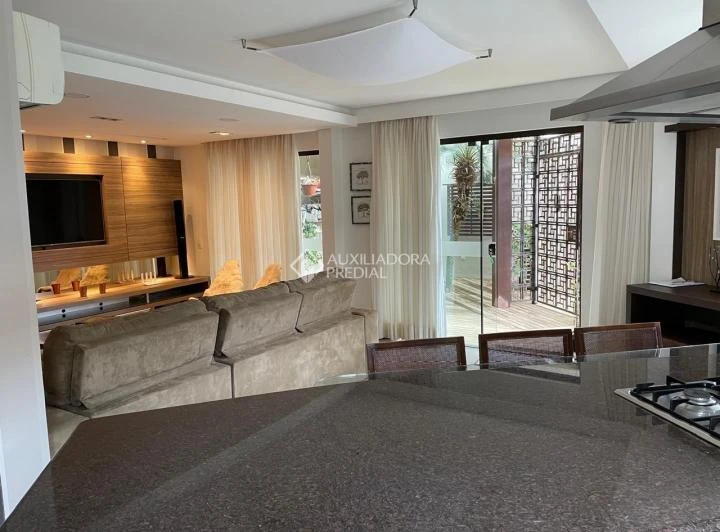 Furnished house with 350 m² and 3 en-suites — photo 6