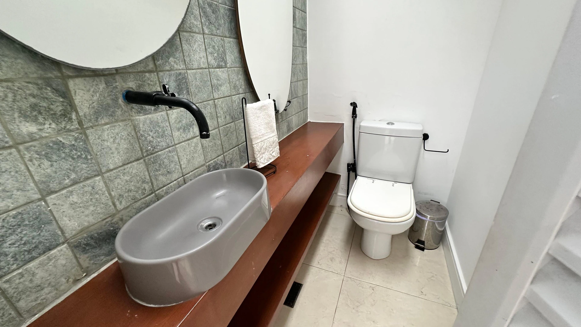 Furnished house, 360 m², with a walk-in closet — photo 54