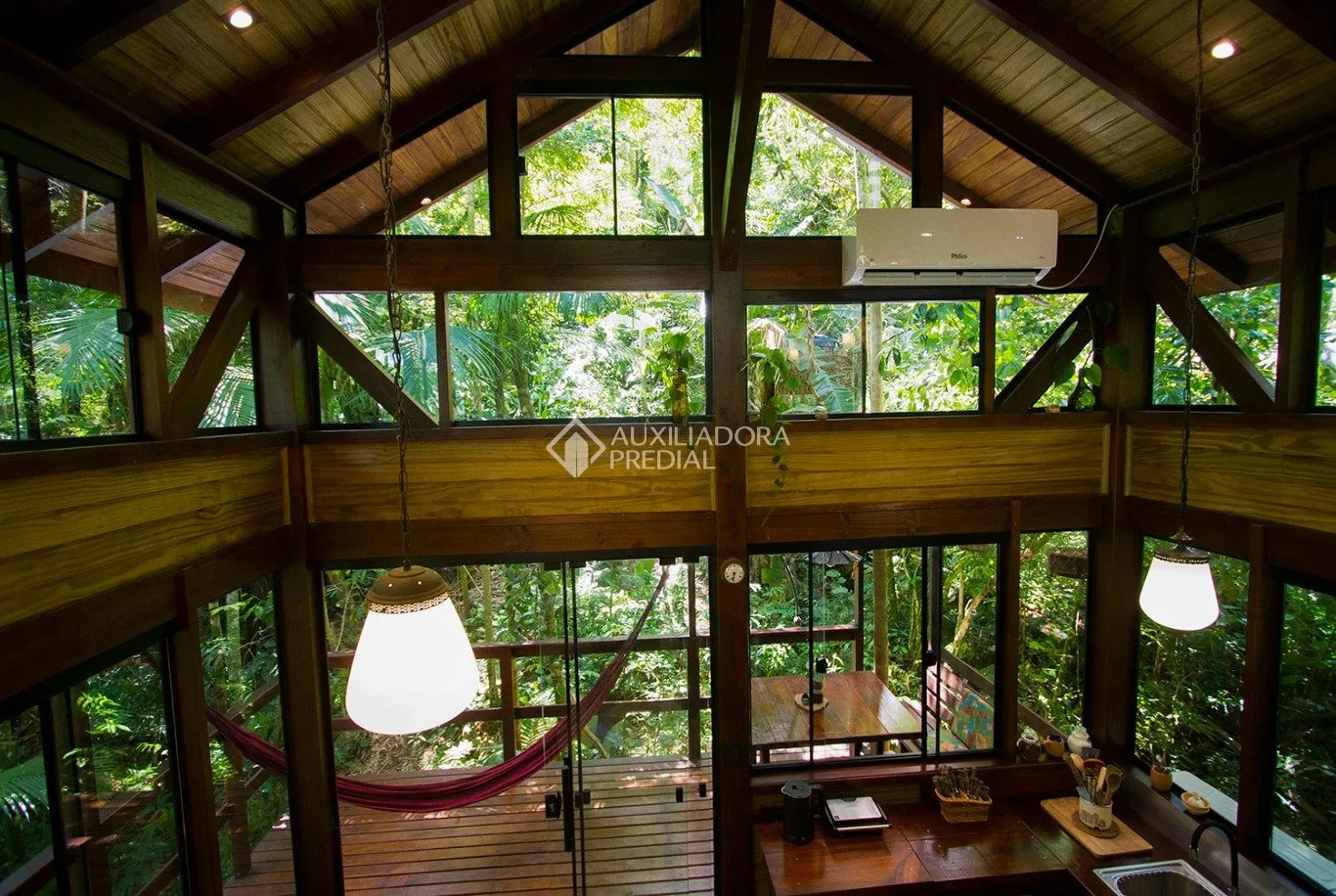 Furnished house with a balcony, 6 bedrooms and 3 baths — photo 20