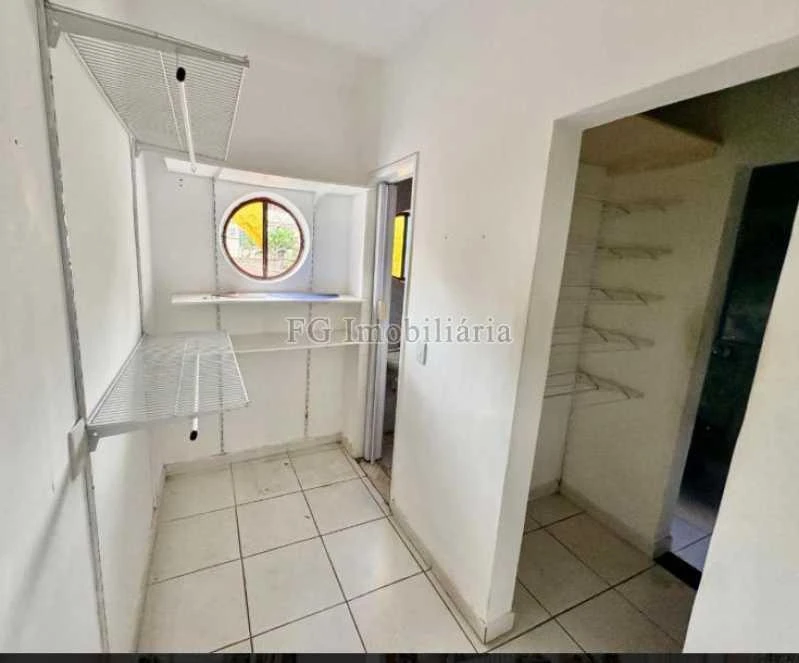 Casa com 5 quartos, cozinha a gás e 1 vaga — photo 4