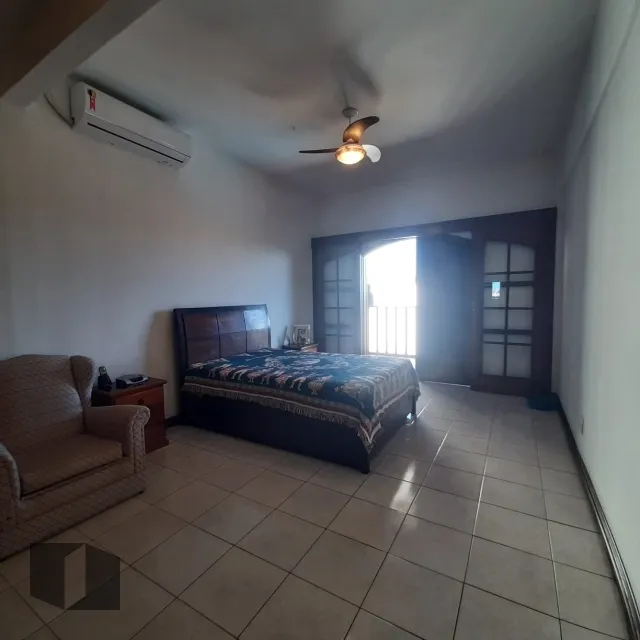 House with 4 bedrooms and 5 bathrooms, 5 parking spots — photo 9