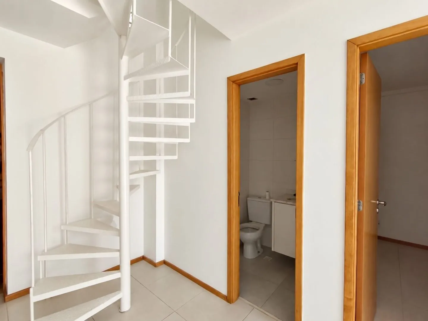 2-bedroom apartment in a building with a sauna — photo 26