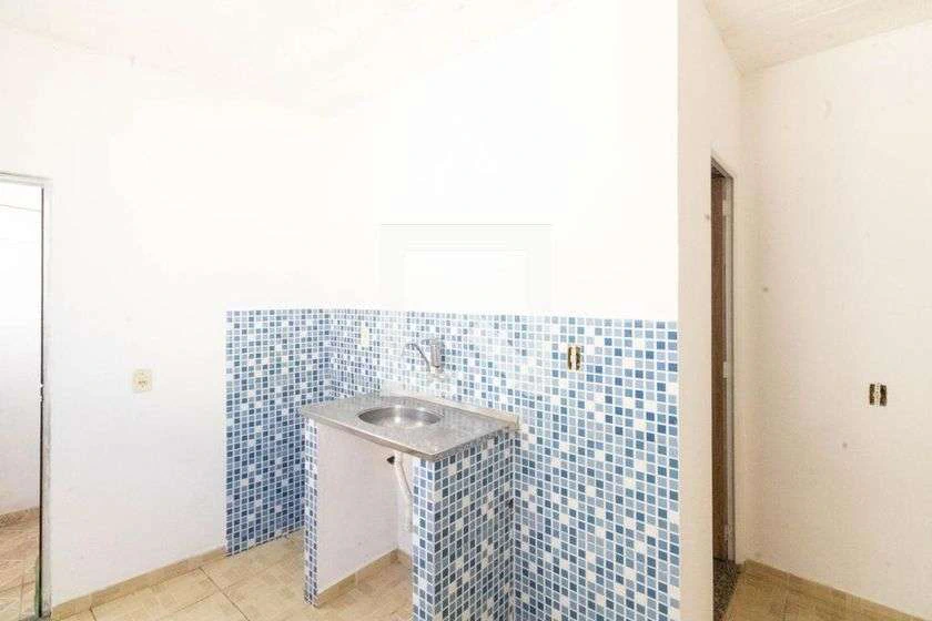 Estudio de 30 m² con 1 dormitorio y cocina con muebles — photo 8