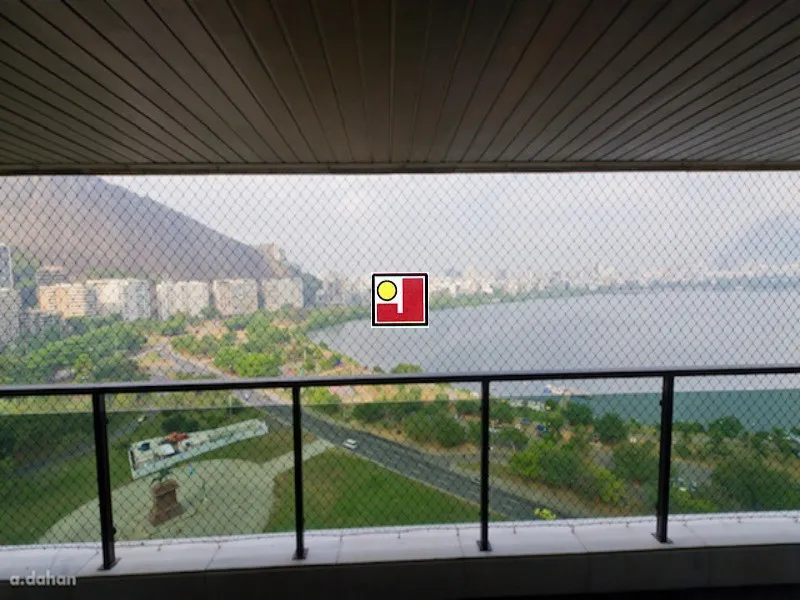 4-bedroom apartment with a glass-enclosed balcony — photo 6