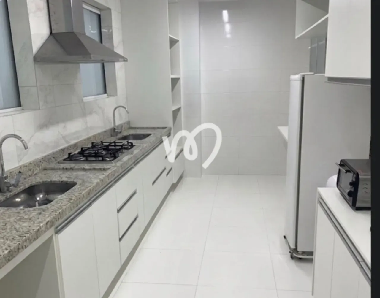 4-bedroom apartment with a washing machine — photo 14