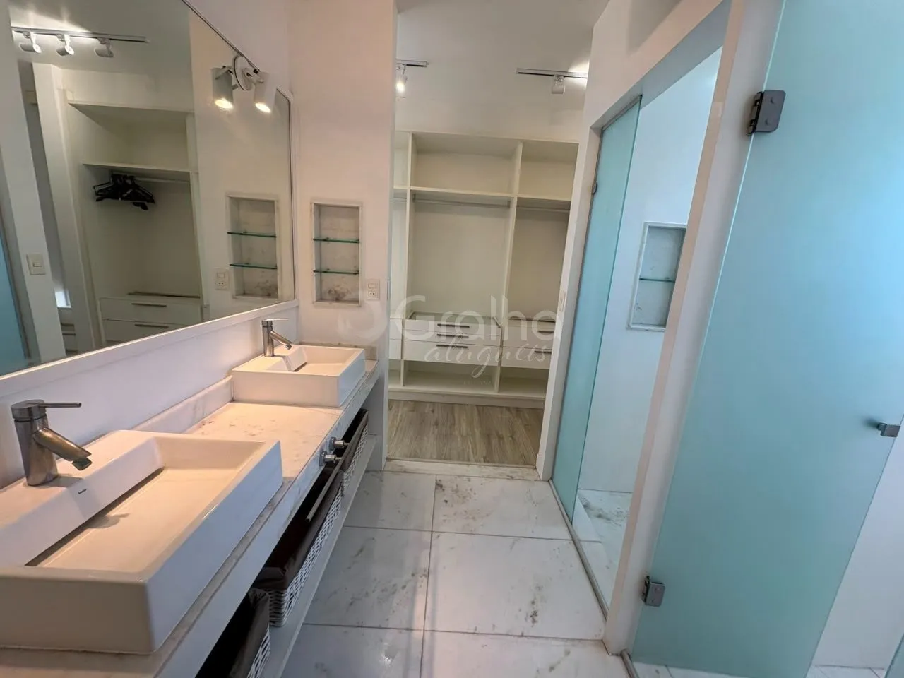 Мебльований будинок 868 м² з 3 люксами та 9 місцями — photo 71