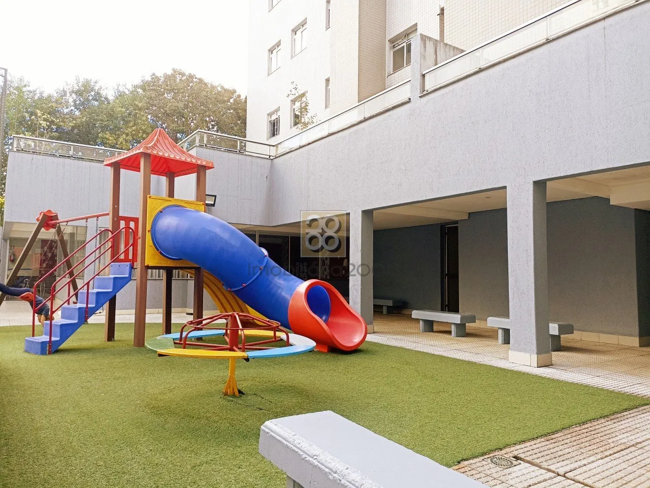 Деревянный пол или ламинат и 3 спальни: квартира 131 м² — photo 7