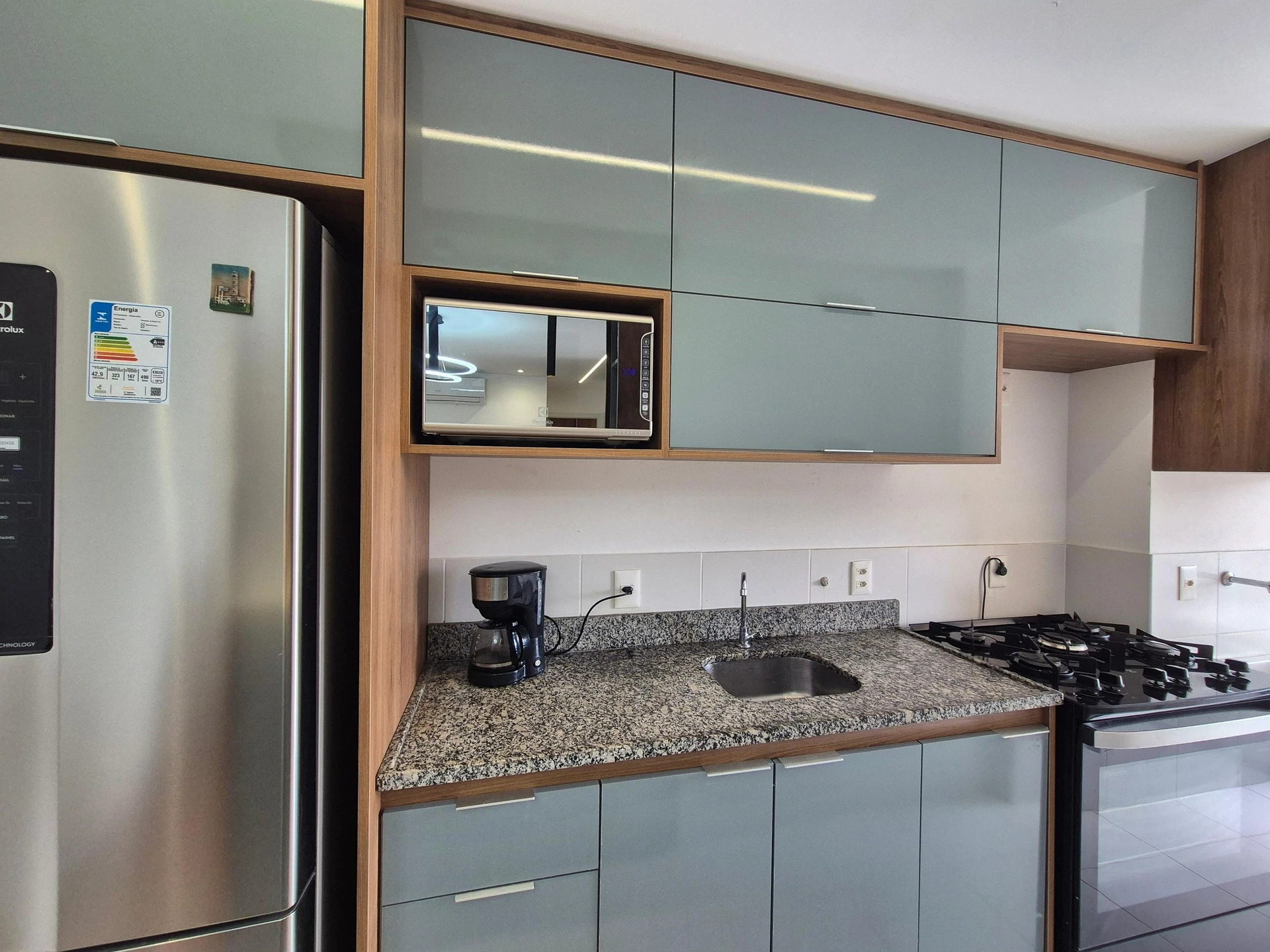 Furnished 2-bedroom apartment with enclosed balcony — photo 15