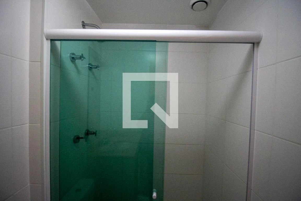Rental apartment with 2 bedrooms and condo pool access — photo 2
