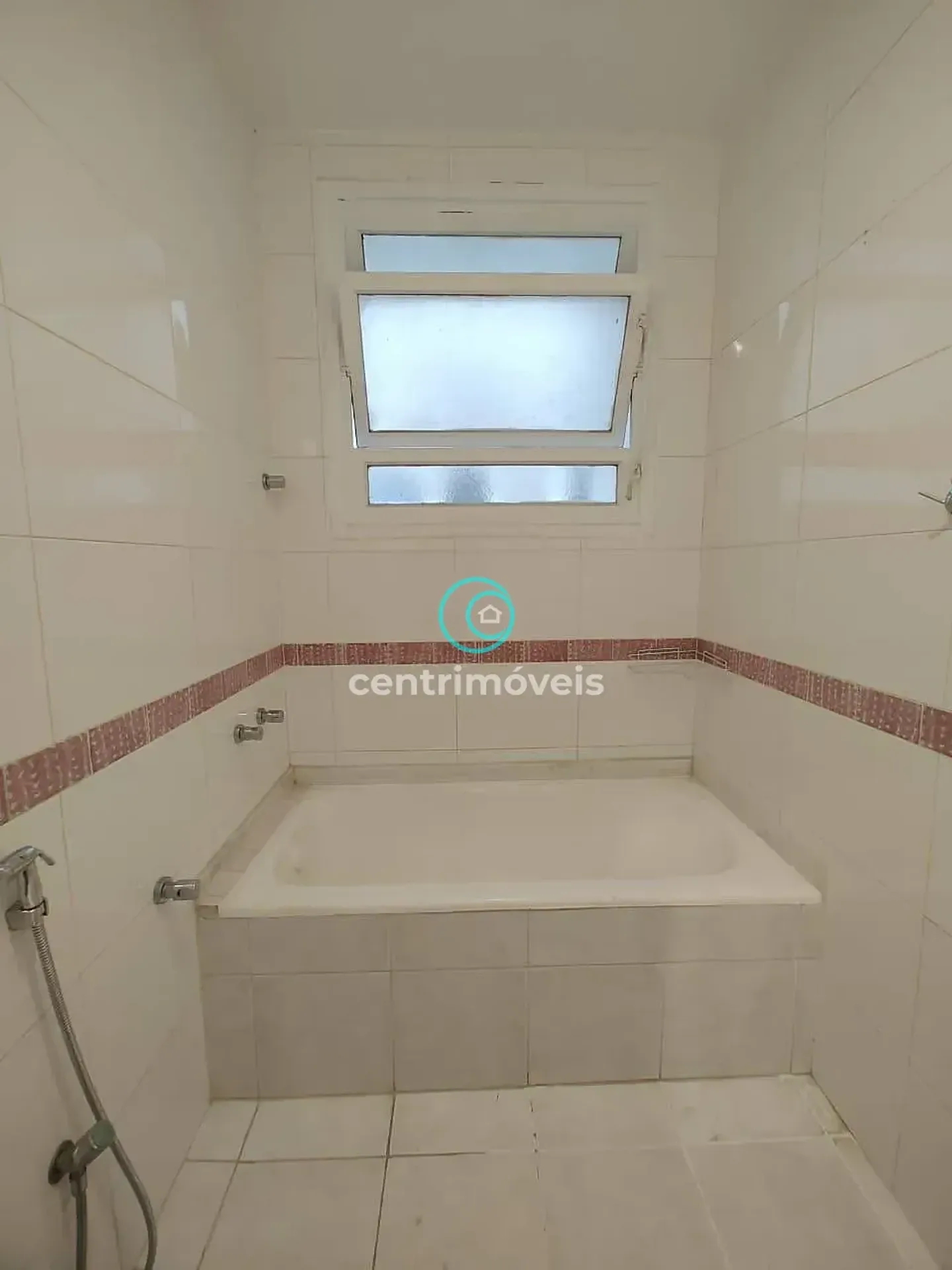 2-bedroom apartment with a mountain view in Rio de Janeiro — photo 35