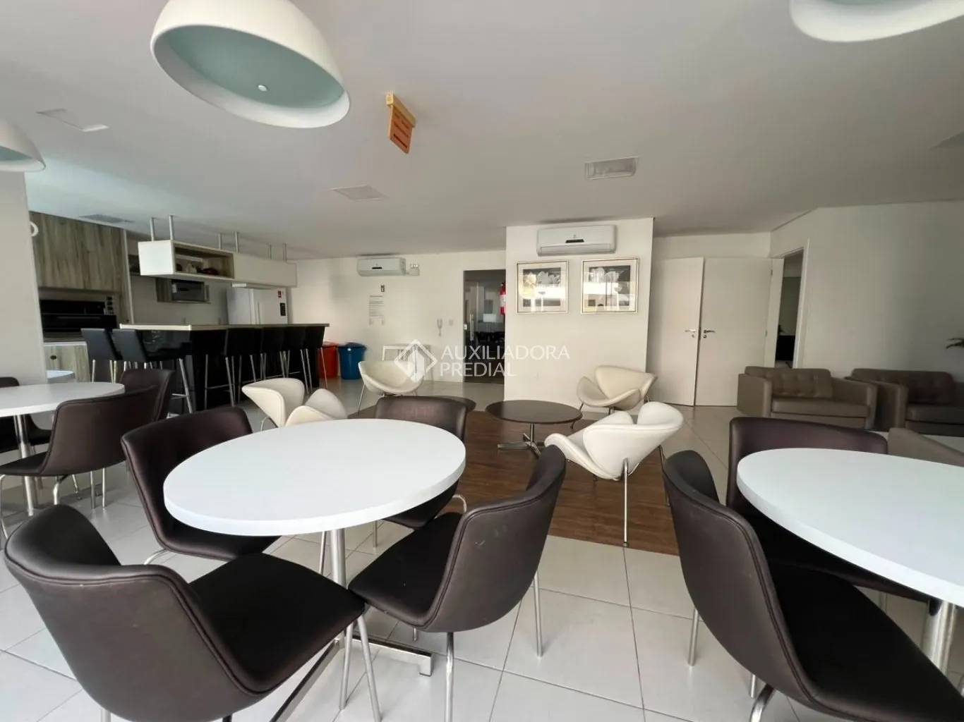 Apartamento amueblado de 2 dormitorios y cocina abierta — photo 26