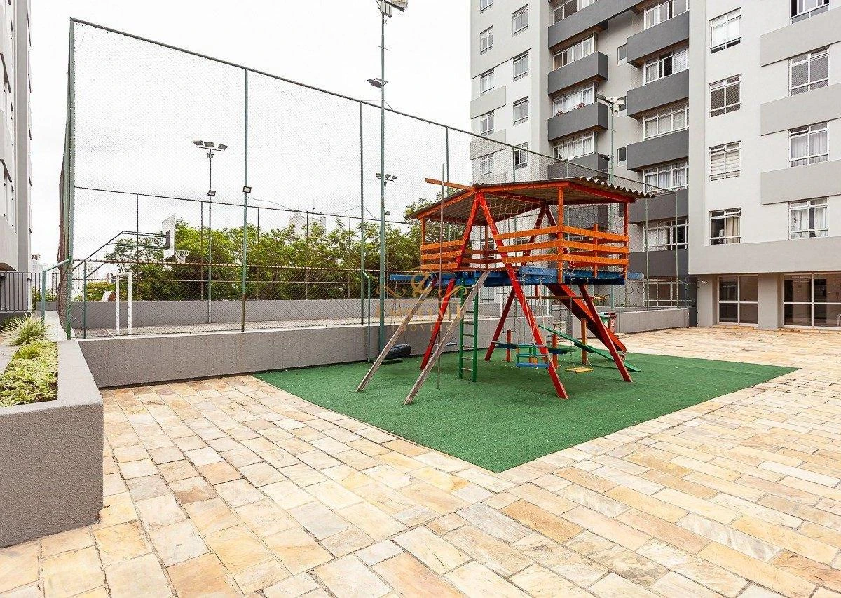 3-bedroom apartment with wood or laminate floors in Curitiba — photo 28