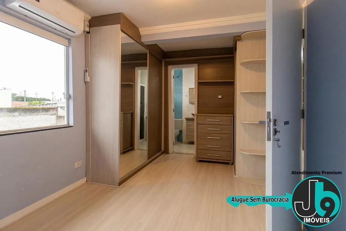 212 m² house with a home office and a glass-enclosed balcony — photo 3