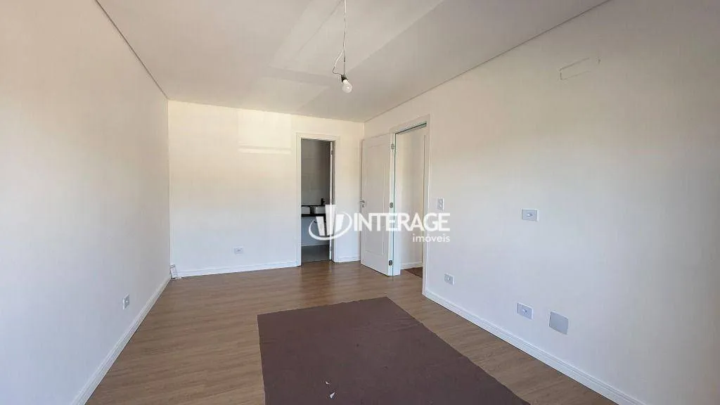 3-suite townhouse with private BBQ and garden — photo 21