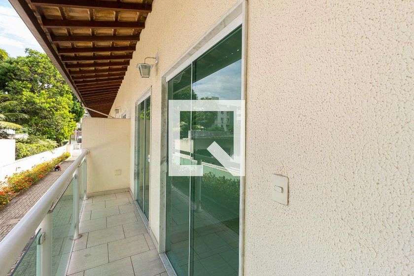 Condo townhouse with 2 bedrooms and an open-plan kitchen — photo 2