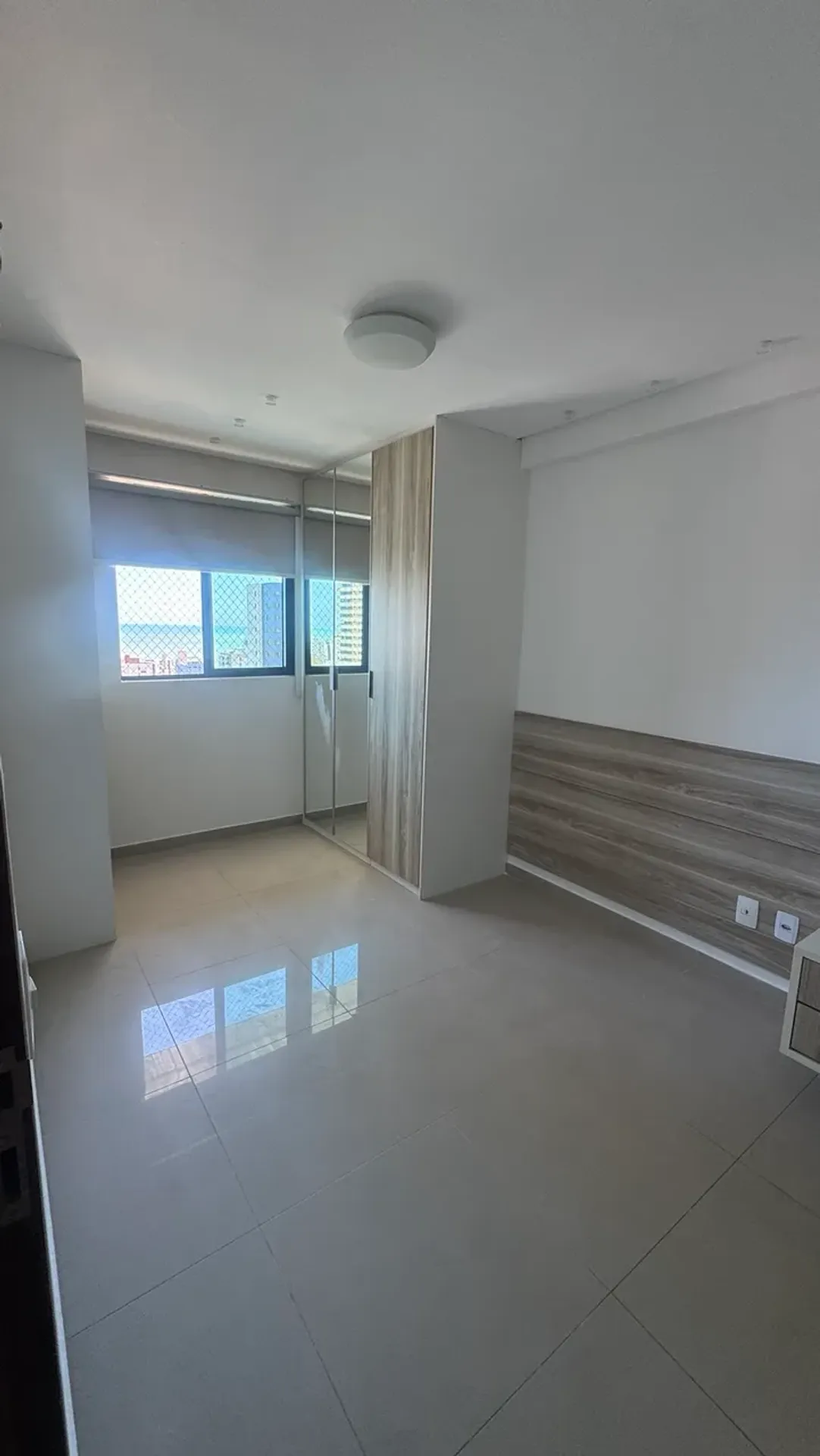 Apartment on the 18th floor with a washing machine — photo 11