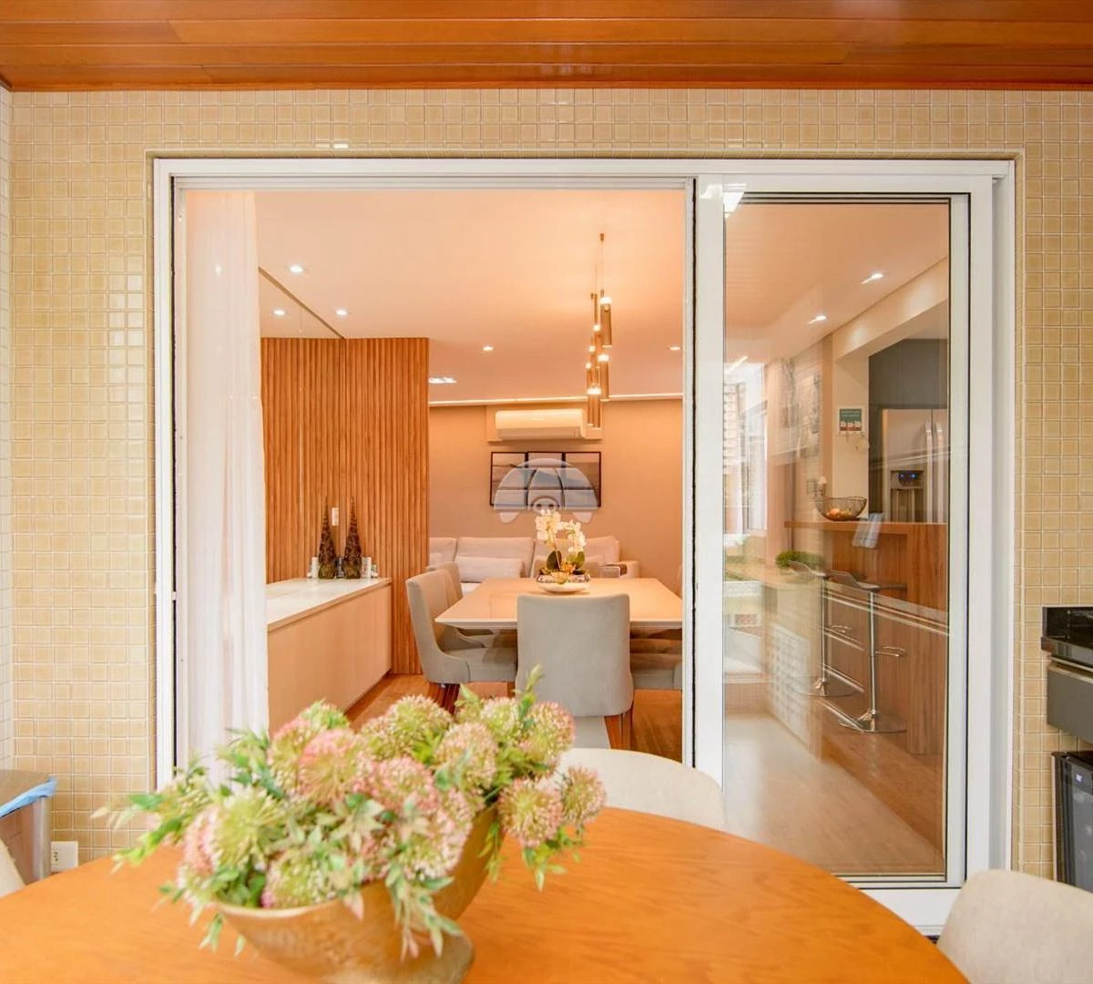Furnished 3 en-suite apartment with open-plan kitchen — photo 20