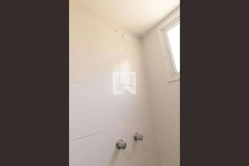 2-bedroom apartment with a walk-in closet in Curitiba — photo 24