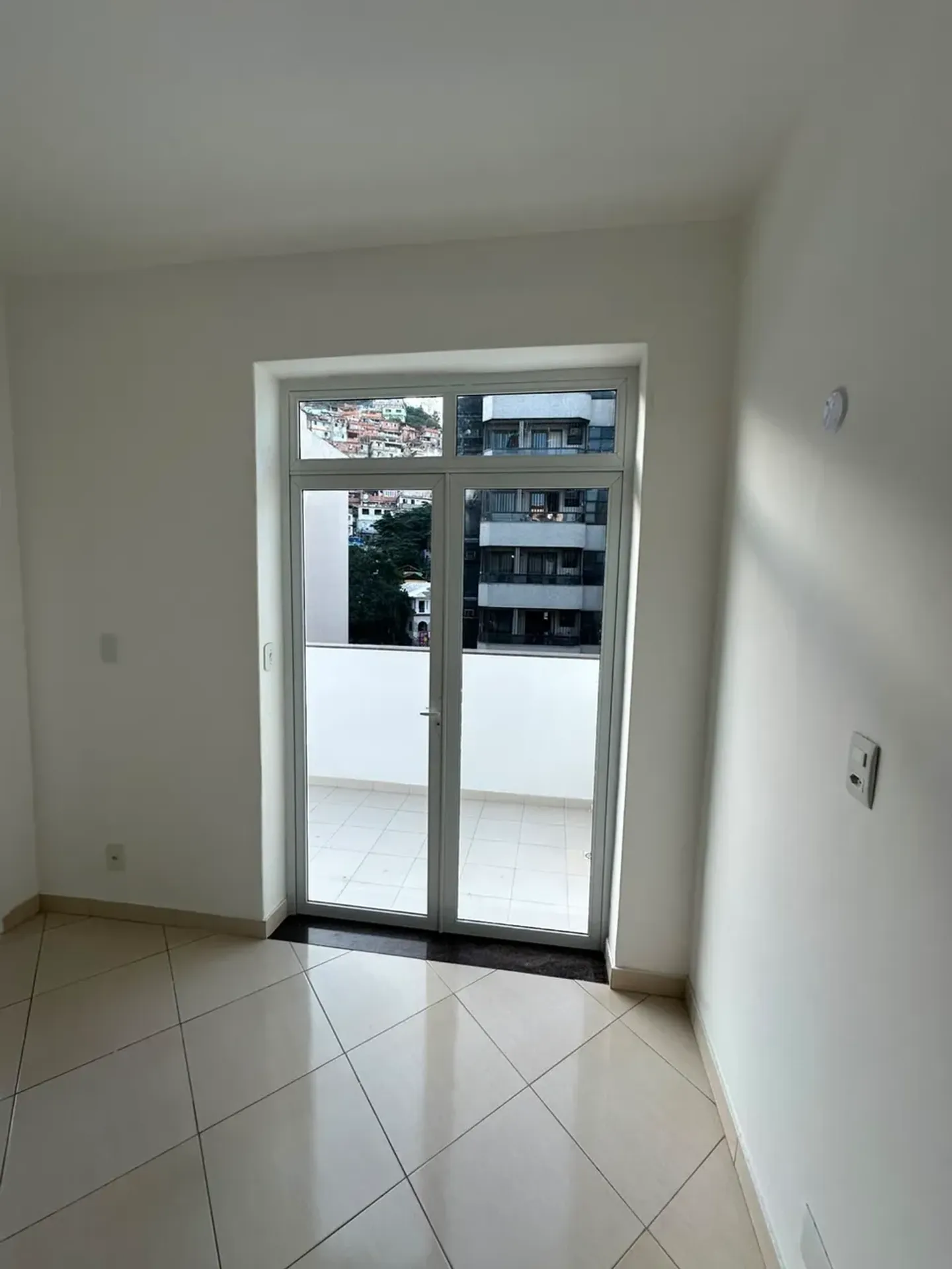 Apartment with 2 bedrooms, 2 bathrooms and balcony — photo 9