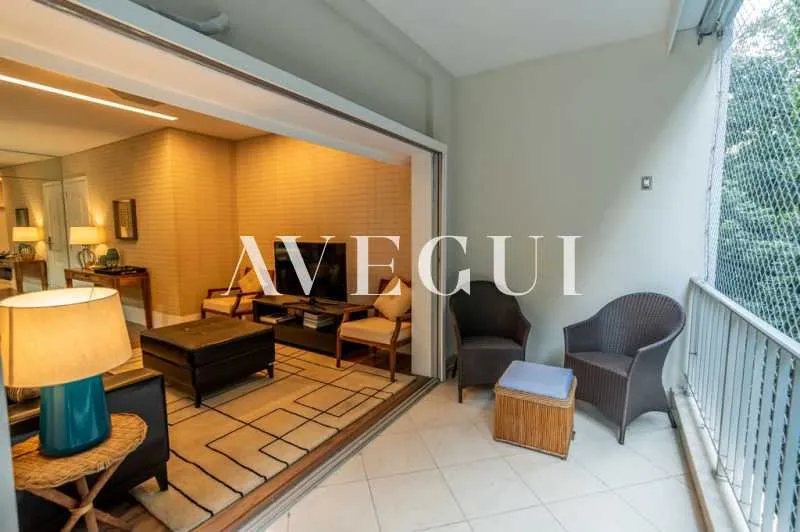 Furnished apartment with 4 bedrooms and 4 bathrooms — photo 8